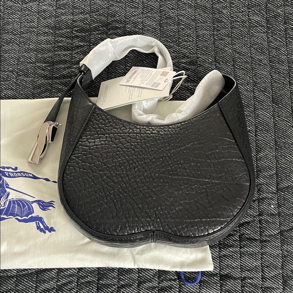 Burberry Black Textured Leather Shoulder Bag - Picture 7 of 11